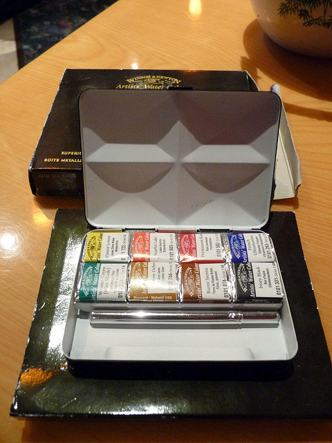 Winsor Newton Bijou watercolor box 3