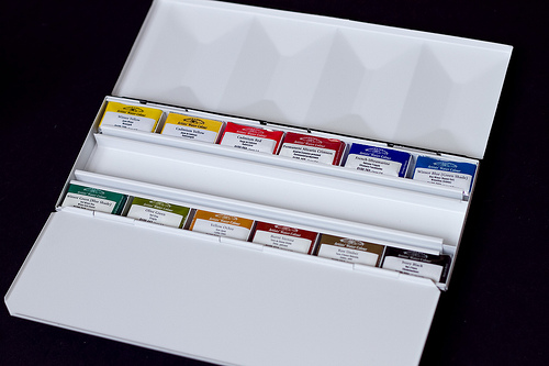Winsor & Newton Artists' Watercolours - Heavyweight Enamelled Box - 12 full pans