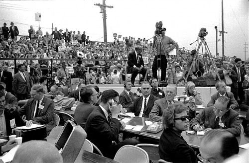 Barry Goldwater in Cairo Il 10 02 1964 45 500x328 Barry Goldwater Campaigns in Cairo
