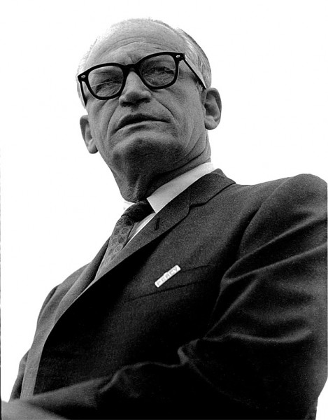 Barry Goldwater in Cairo Il 10 02 1964 62 469x600 Barry Goldwater Campaigns in Cairo